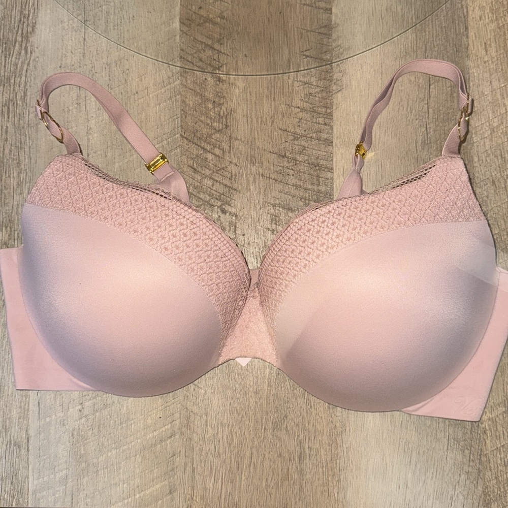 Blush Lace Trim Incredible Victoria’s Secret  Bra